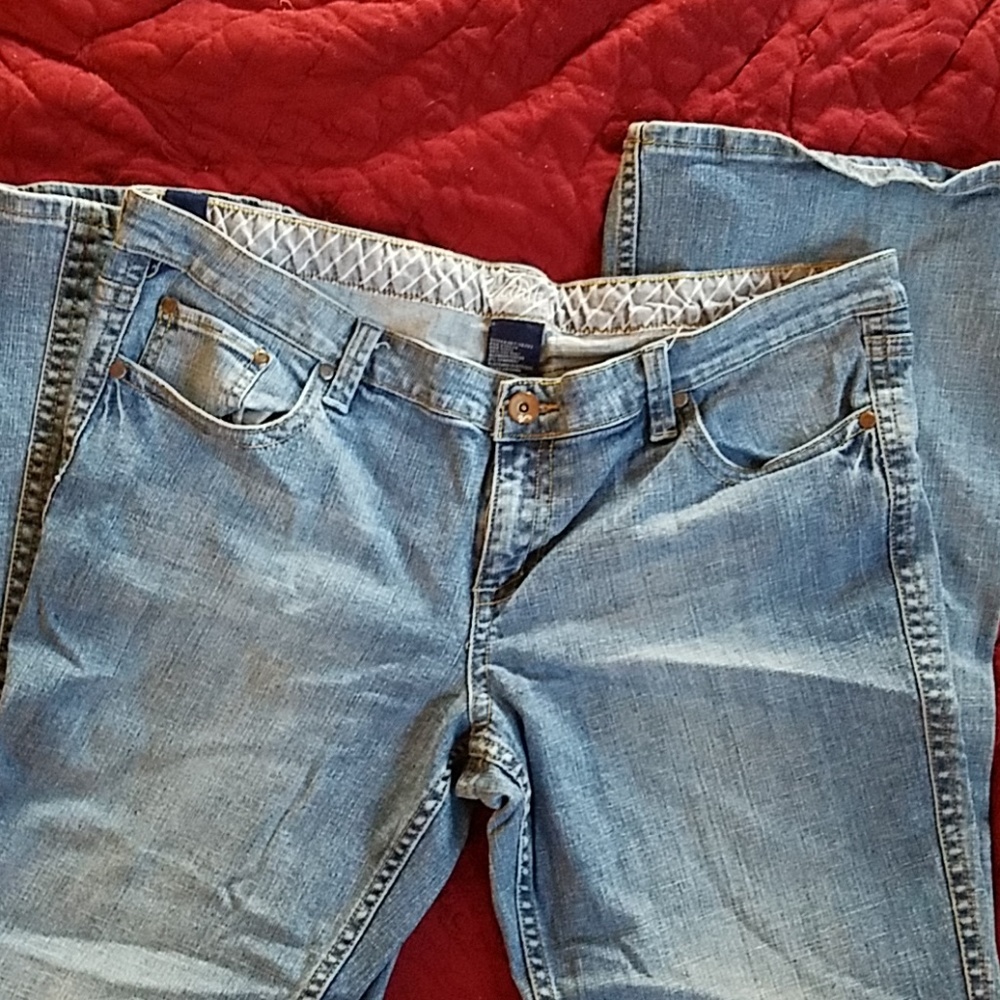 Vanity Jean's